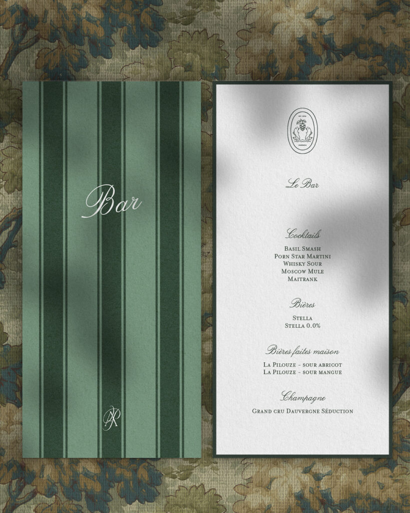 Menu du bar recto verso l'un à côté de l'autre